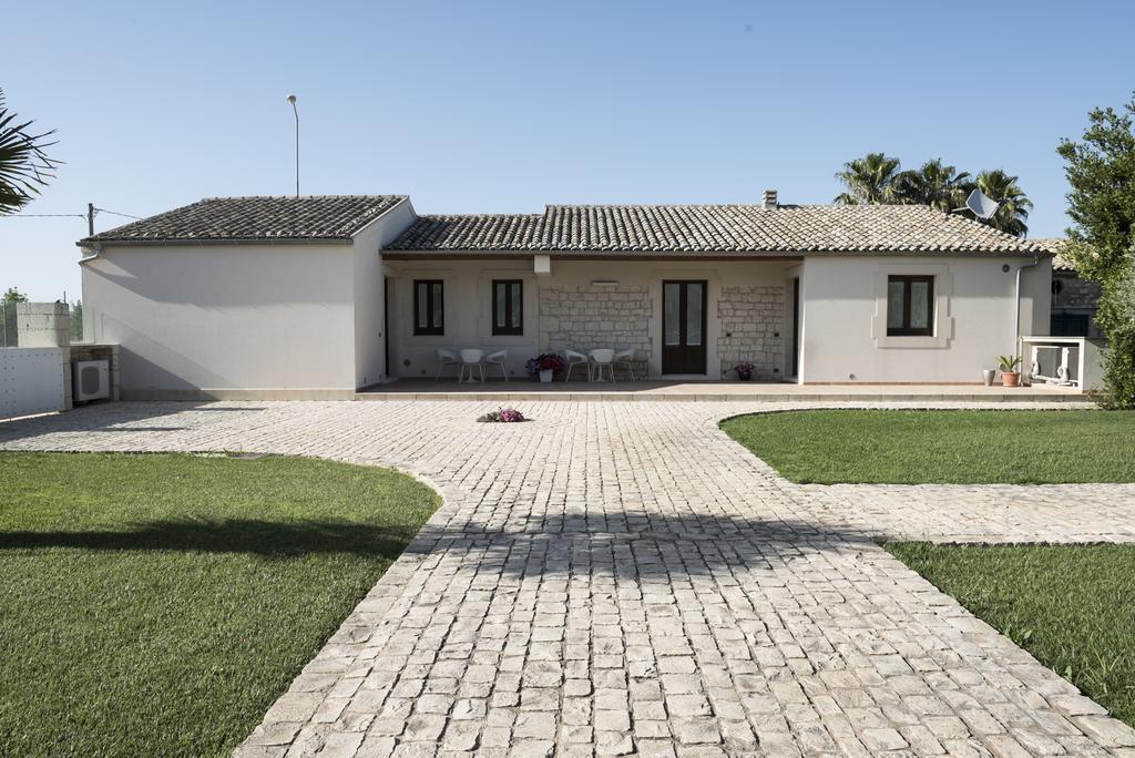 Pietre Nere Resort & Spa Modica Bagian luar foto